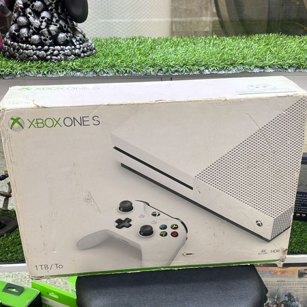 XBOX ONE S 1TB Drive